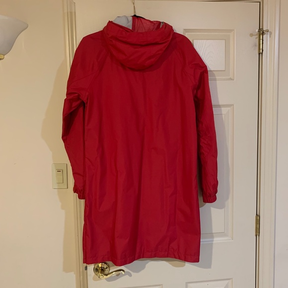 LL Bean Red Long Hooded Rain Coat sz M - Picture 4 of 8